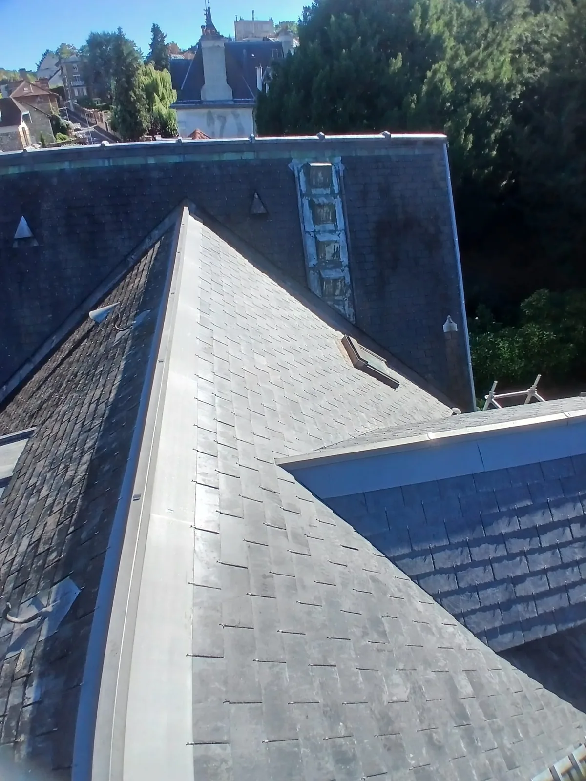 Ardoise naturelle sur une maison de caractère haÿssienne